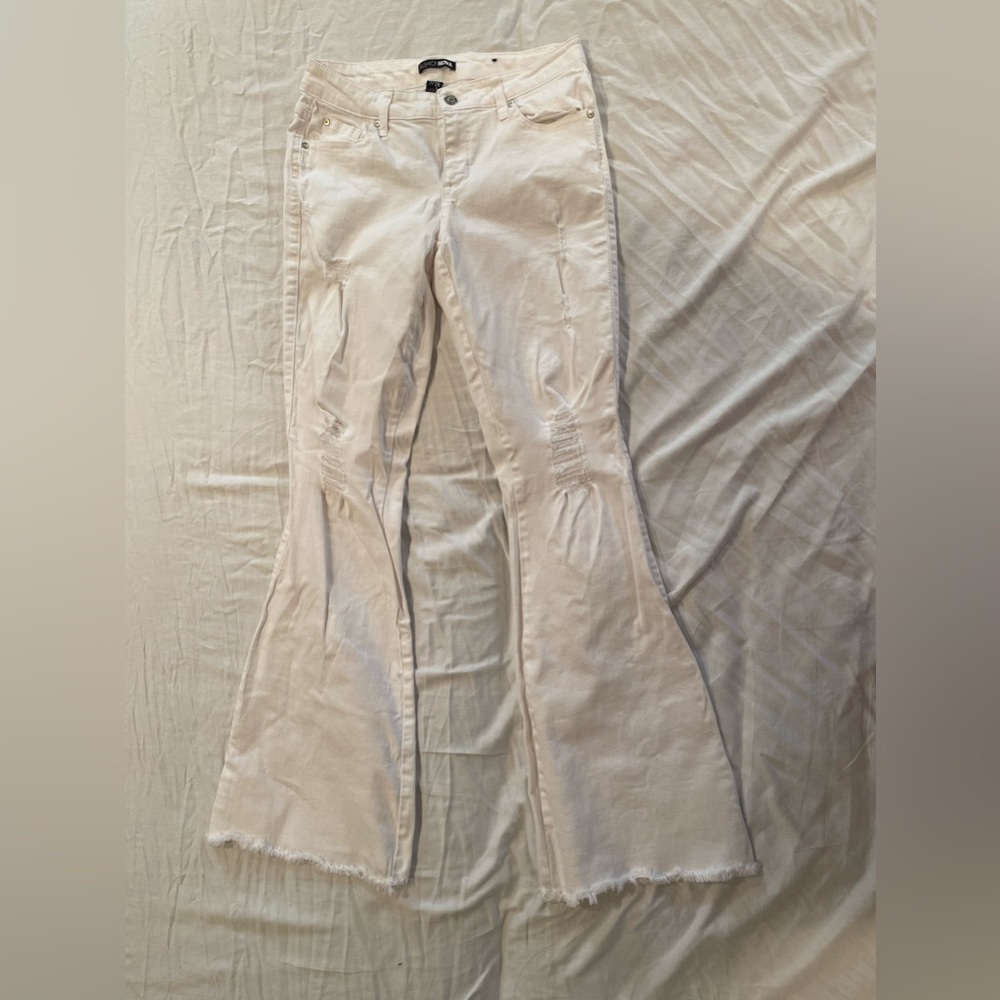 Fashion nova ripped white jeans